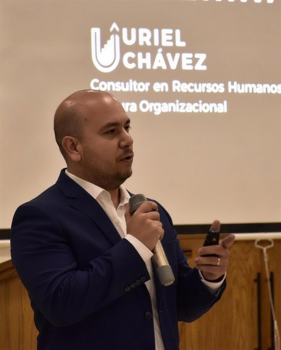 Uriel Chávez, consultor en Recursos Humanos y Cultura Organizacional